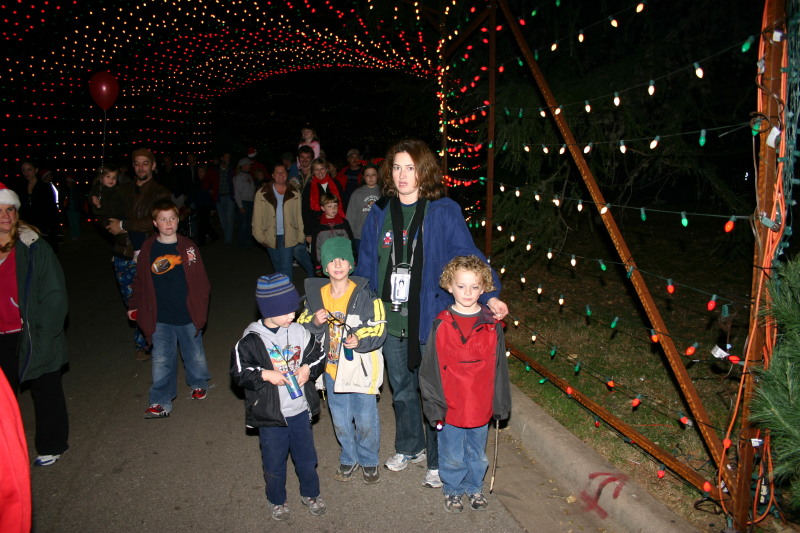 2005/12 December/Trail of Lights/800x600_IMG_4526.JPG